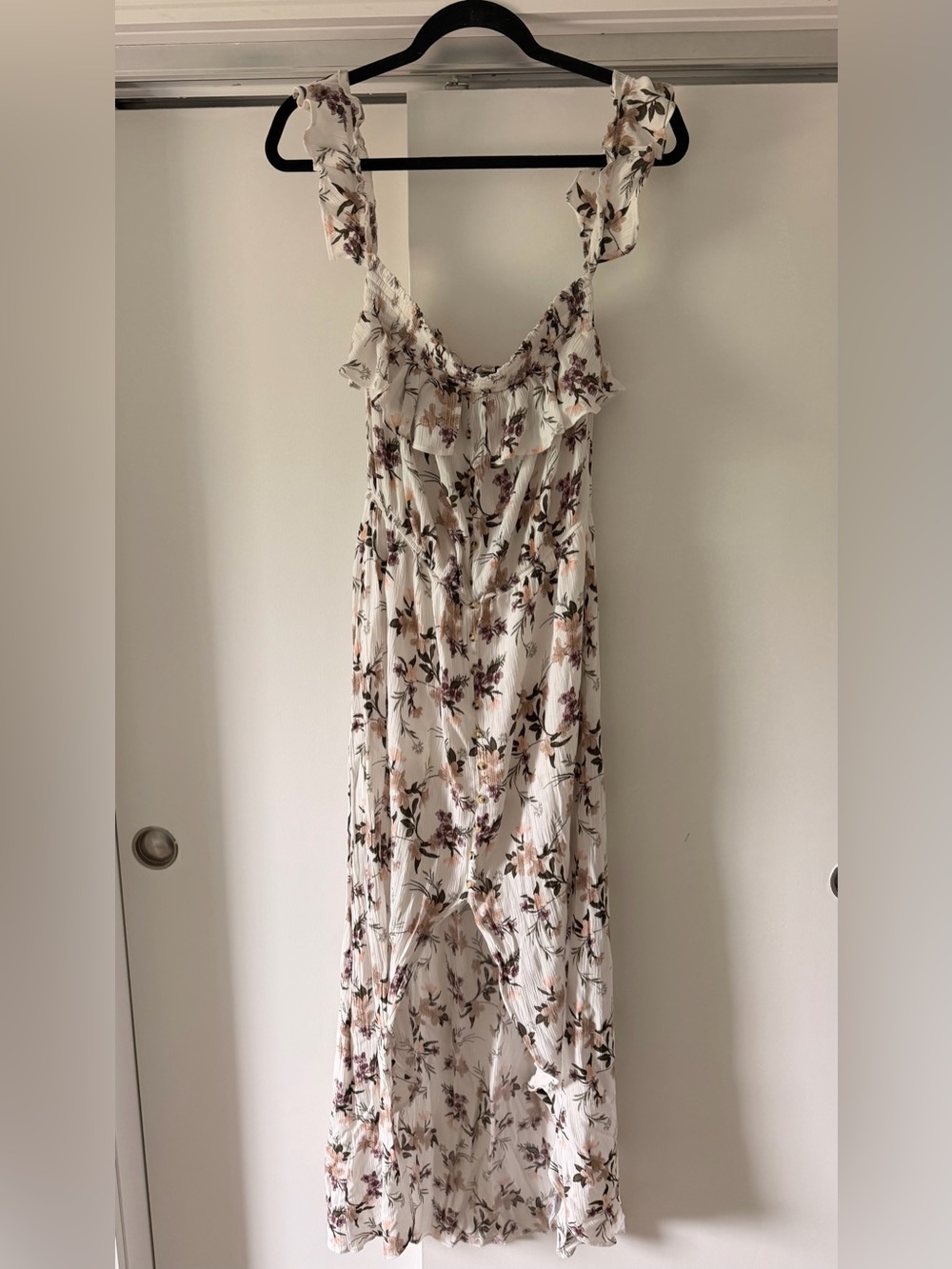American Eagle Outfitters Cream Floral Ruffle-Shoulder Maxi Dress